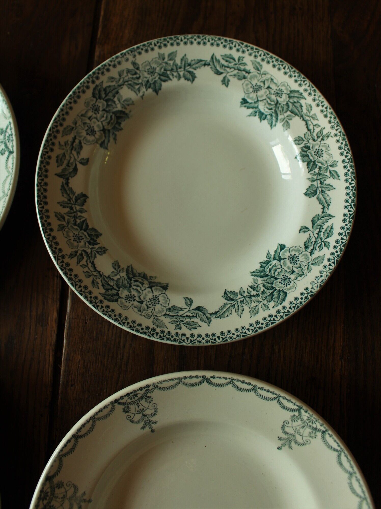 Mismatched lot 4 green hollow plates Flowers Garland Gaudeloupe Saint Amand