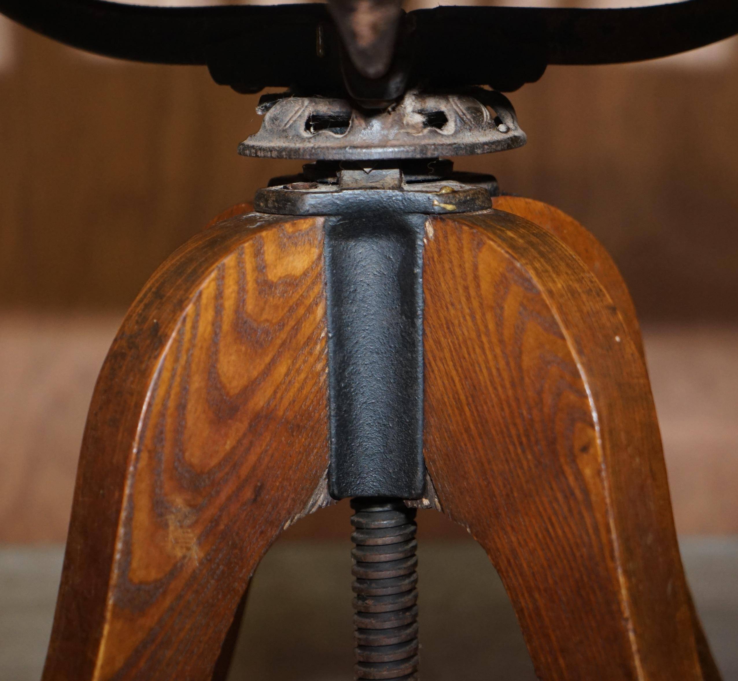 Fauteuil de directeur ancien circa 1900 époque Édouardien en cuir