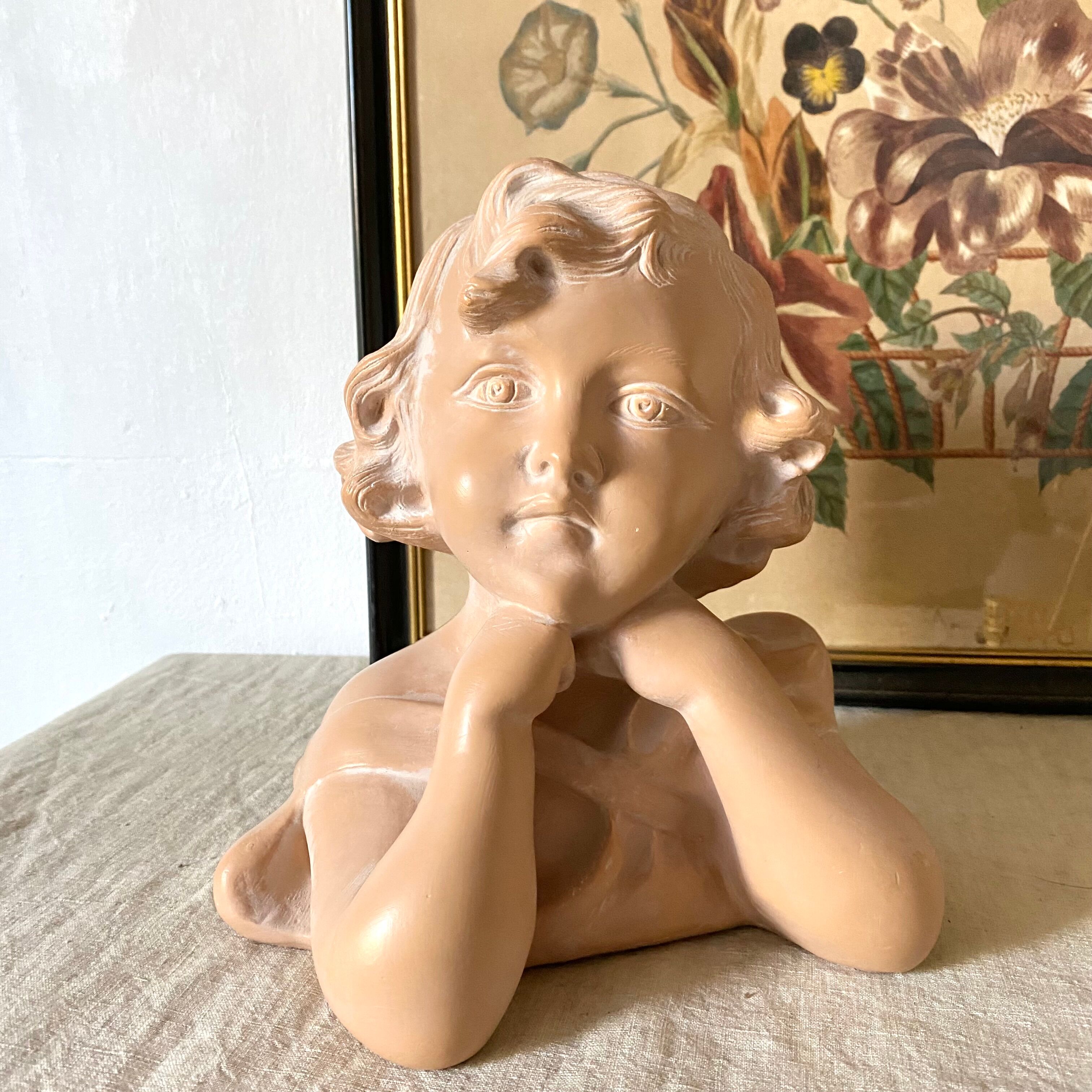 Bust child, pensive girl