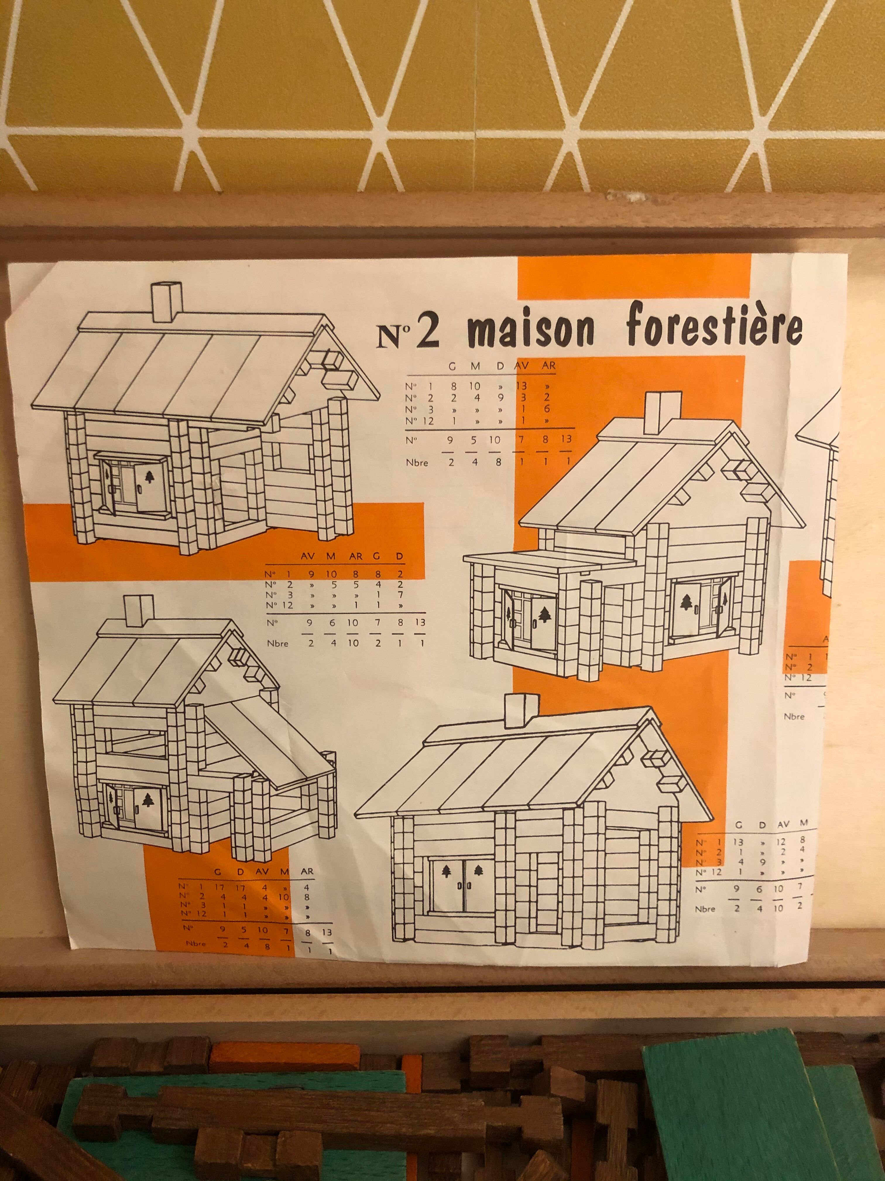 Jeujura construction game