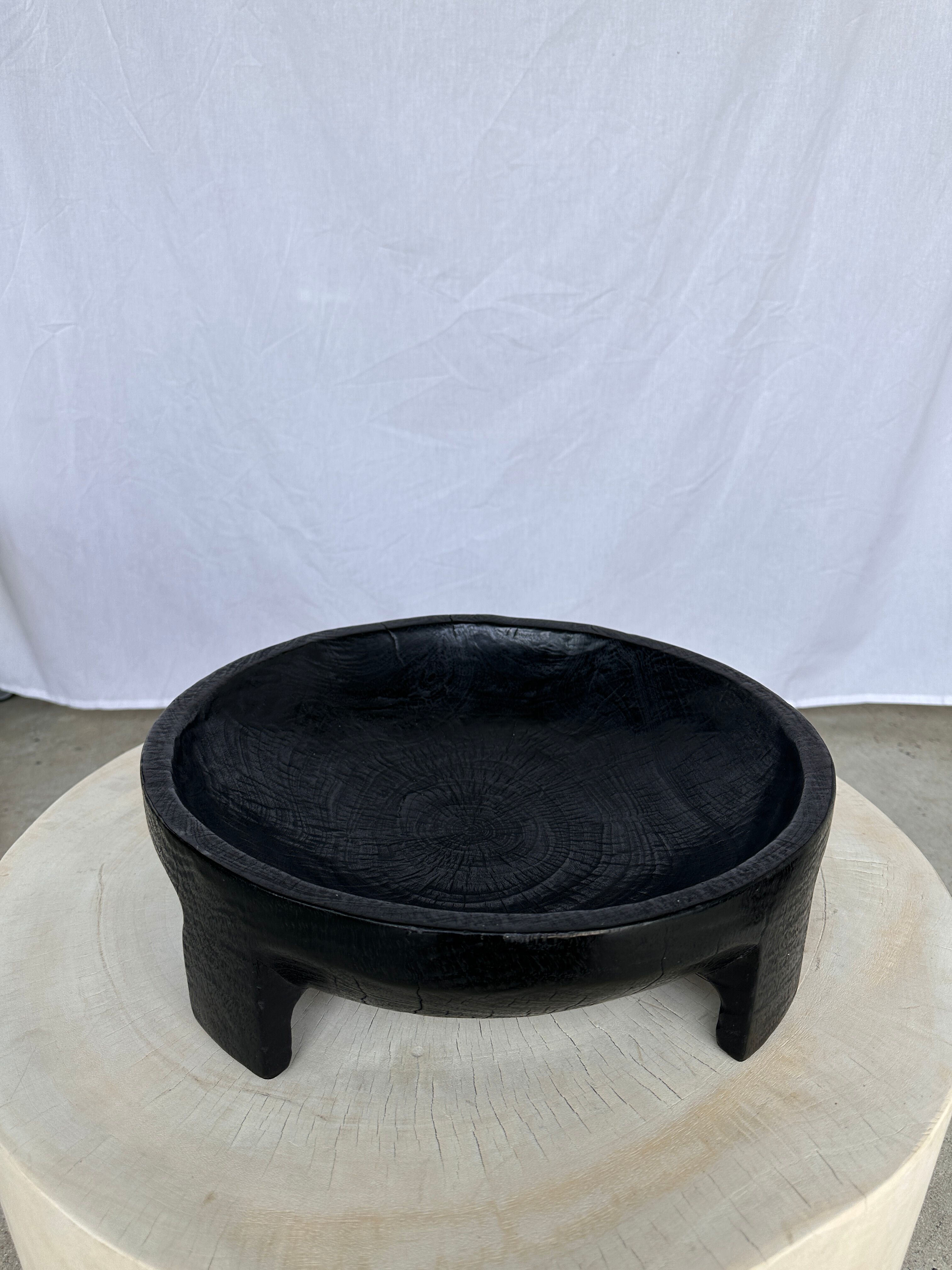 Cut in monoxyl mango wood