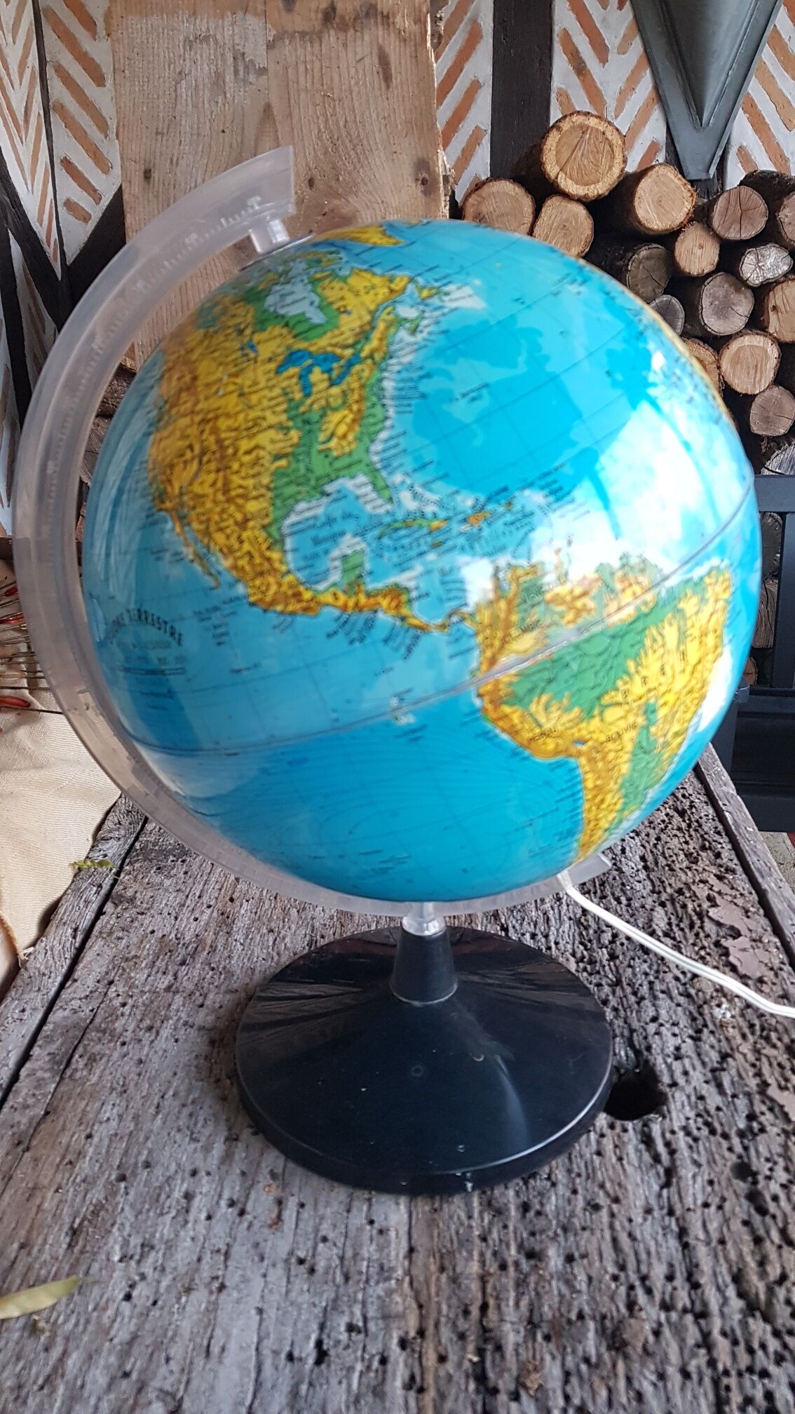 Vintage globe 1980