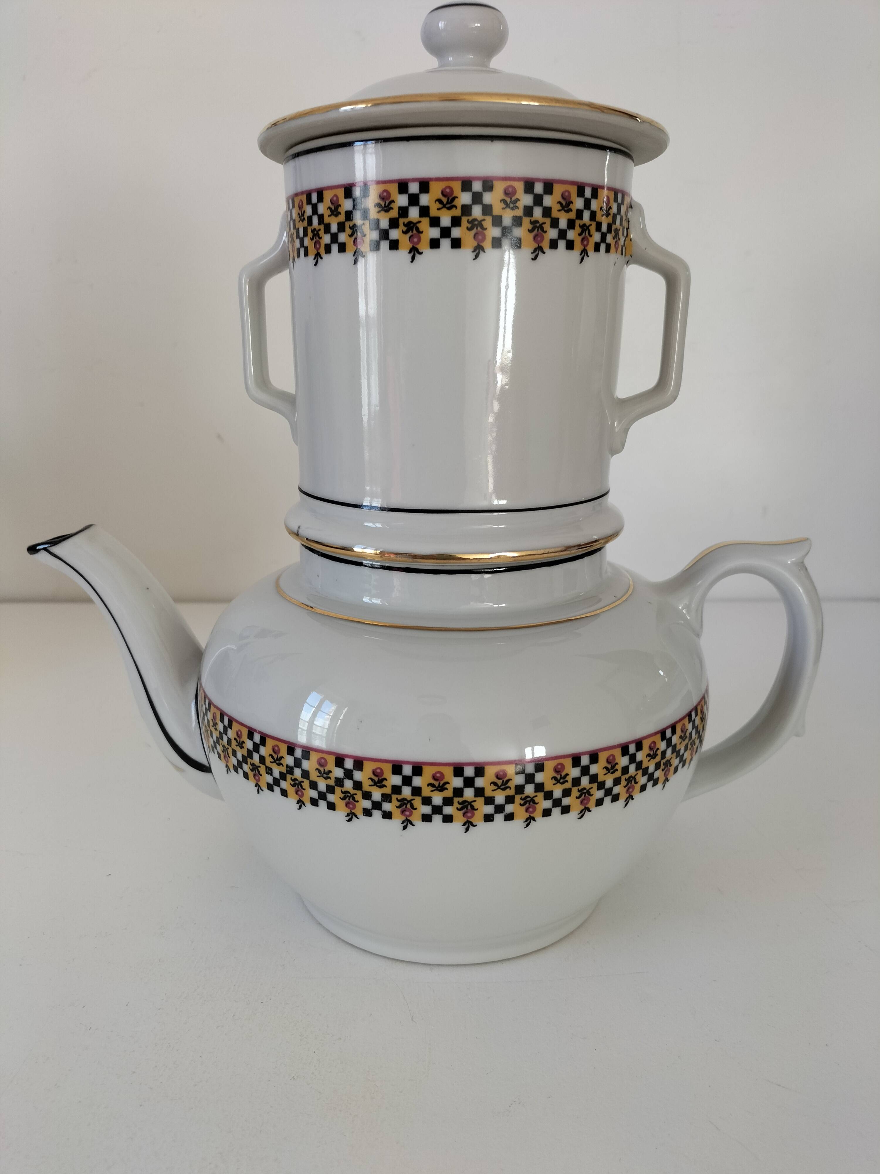 Art Deco filter coffee maker in Limoges porcelain by Balleroy Frères