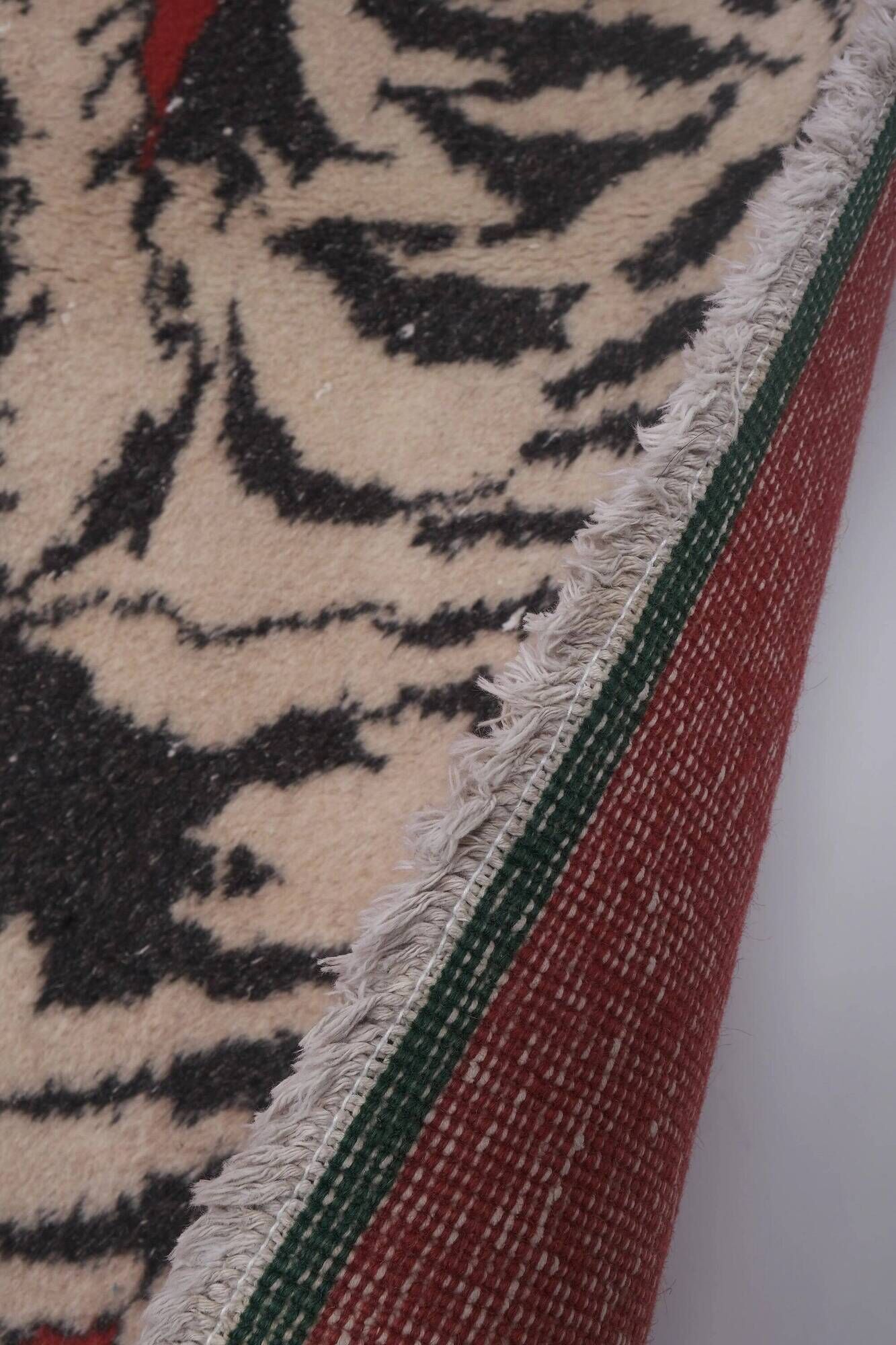 Vintage handmade Turkish rug 75x138 cm