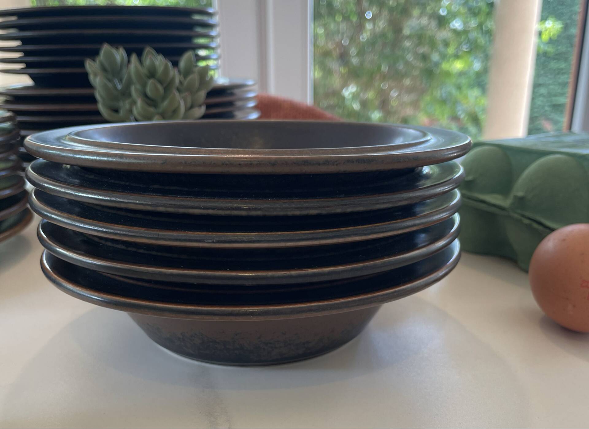 Russian bowls Arabia Finland, Ulla Procopé, starter plates, modern style.