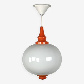 Lampe suspendue Space Age avec sphère en verre de lait