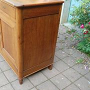 Buffet d'époque Louis Philippe en merisier du 19e siècle