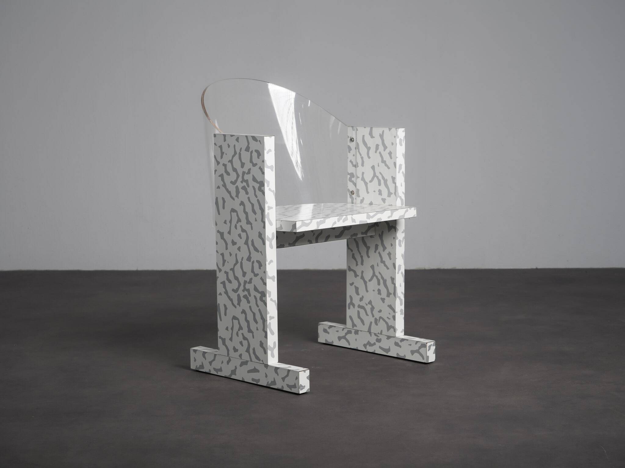 Fauteuil Teodora par Ettore Sottsass pour Vitra, Suisse, 1987