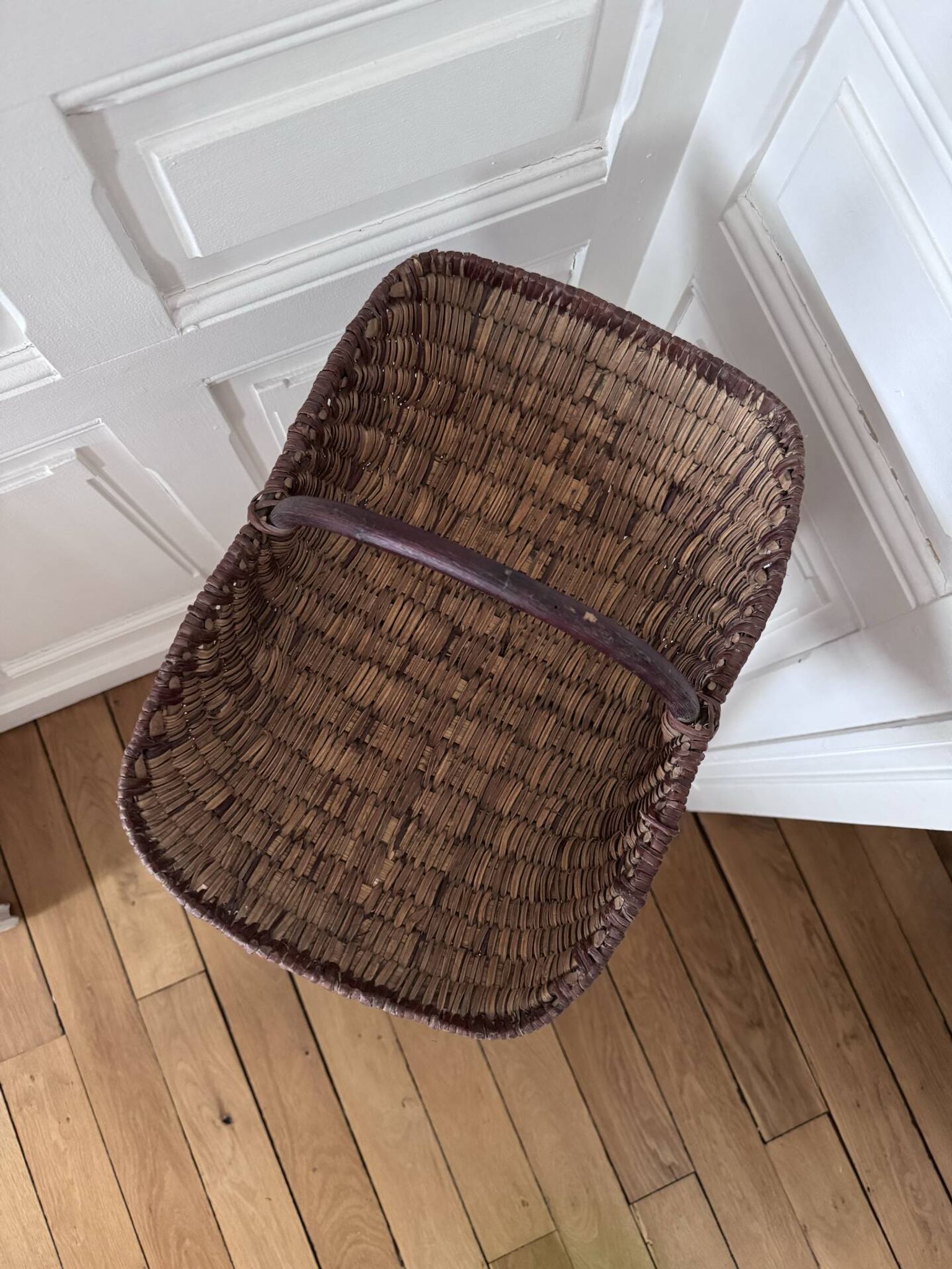 Ancien panier à récolte en osier