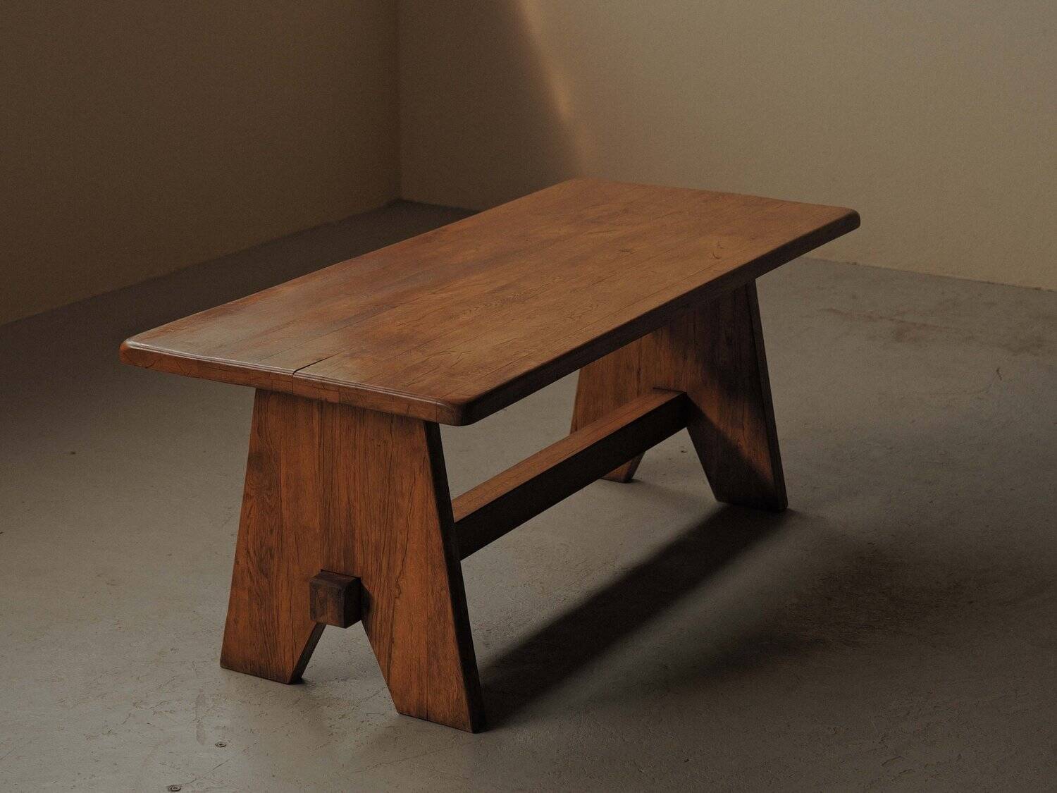 Brutalist dining table in solid oak, France, circa 1980.