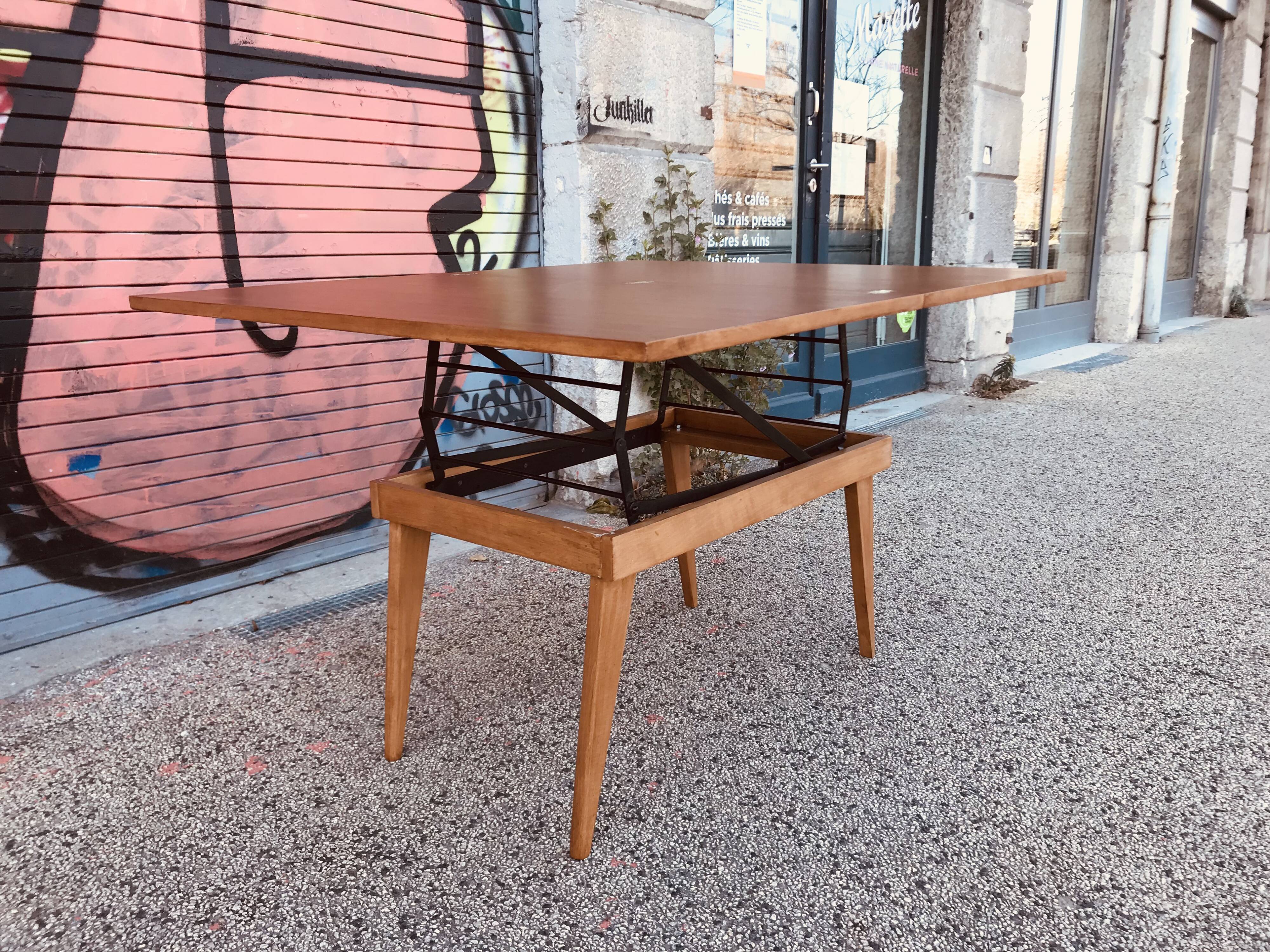 "Revelation" wallet table by Albert Ducrot
