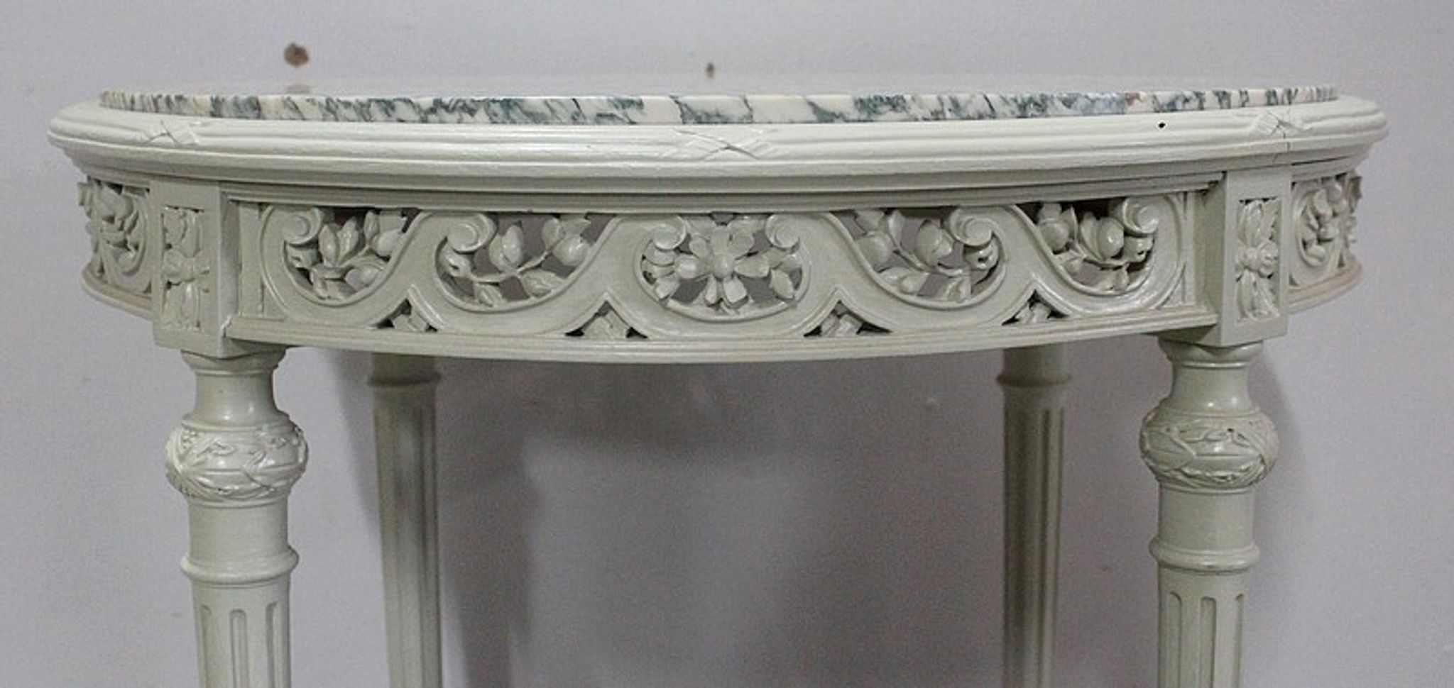 Guerin in Wood Réchampi and Cannage, Louis XVI style - 1920