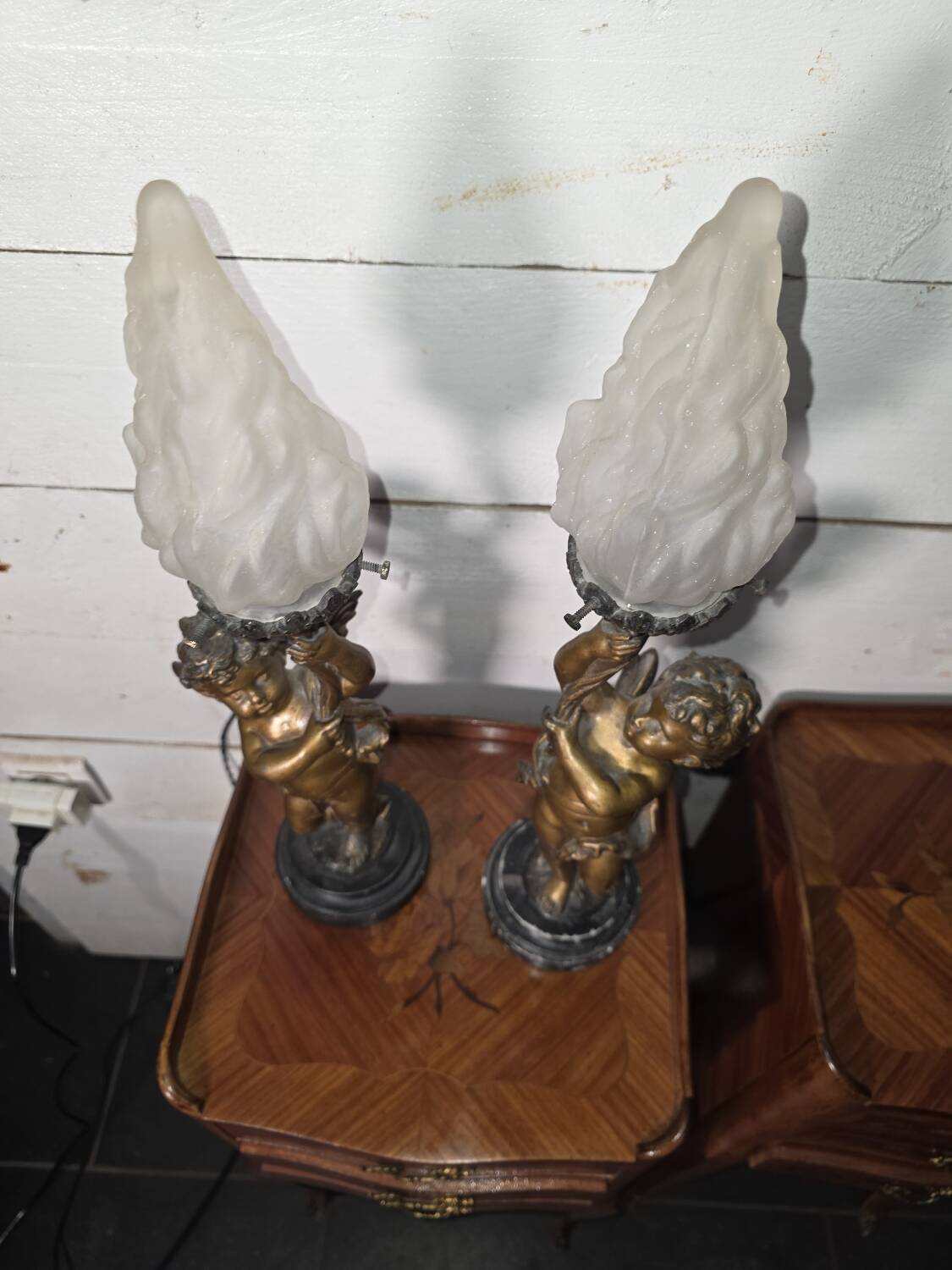 Pair of putti angel lamps from the 19th century.