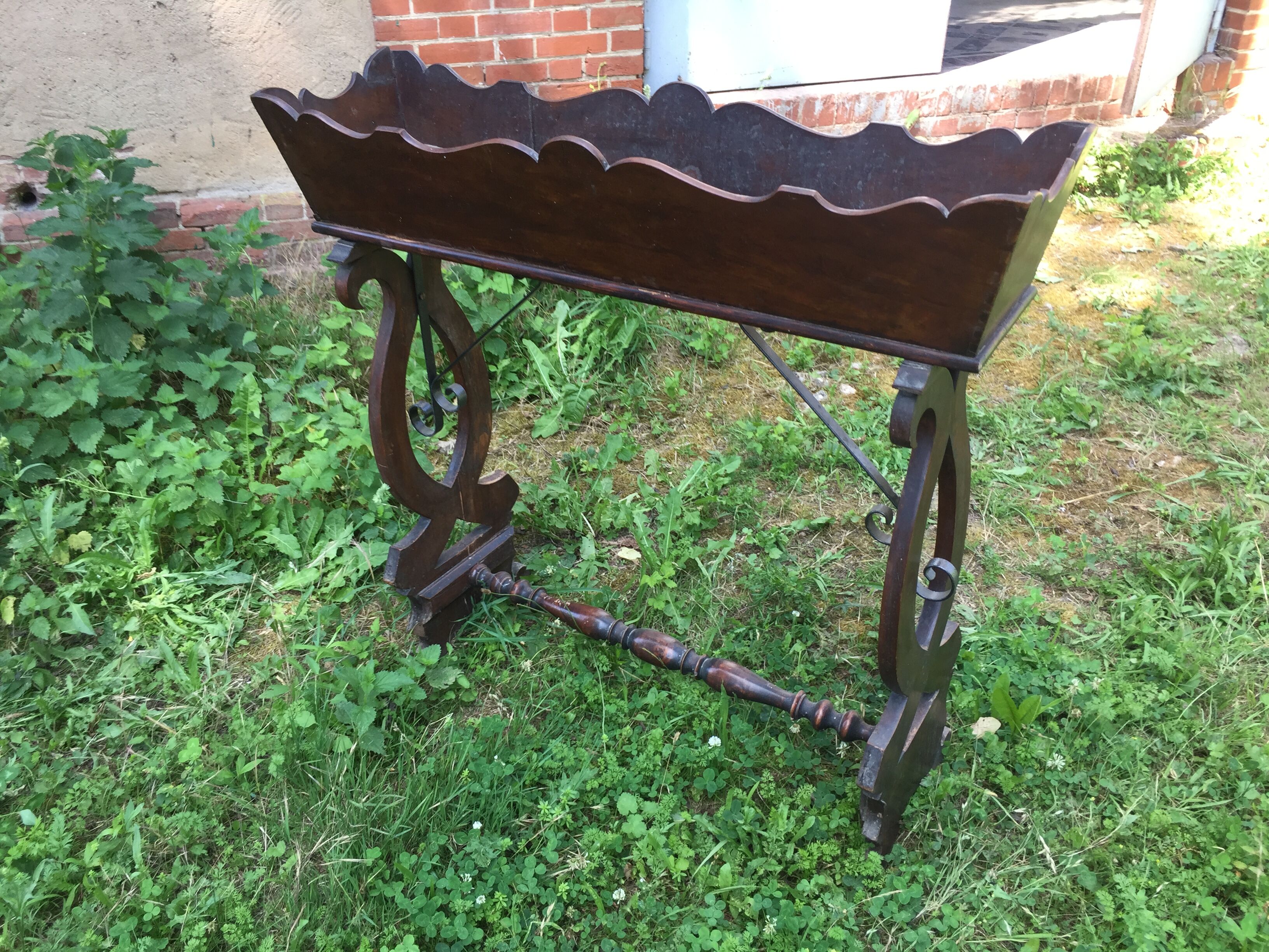 Wooden, wrought iron and zinc planter
