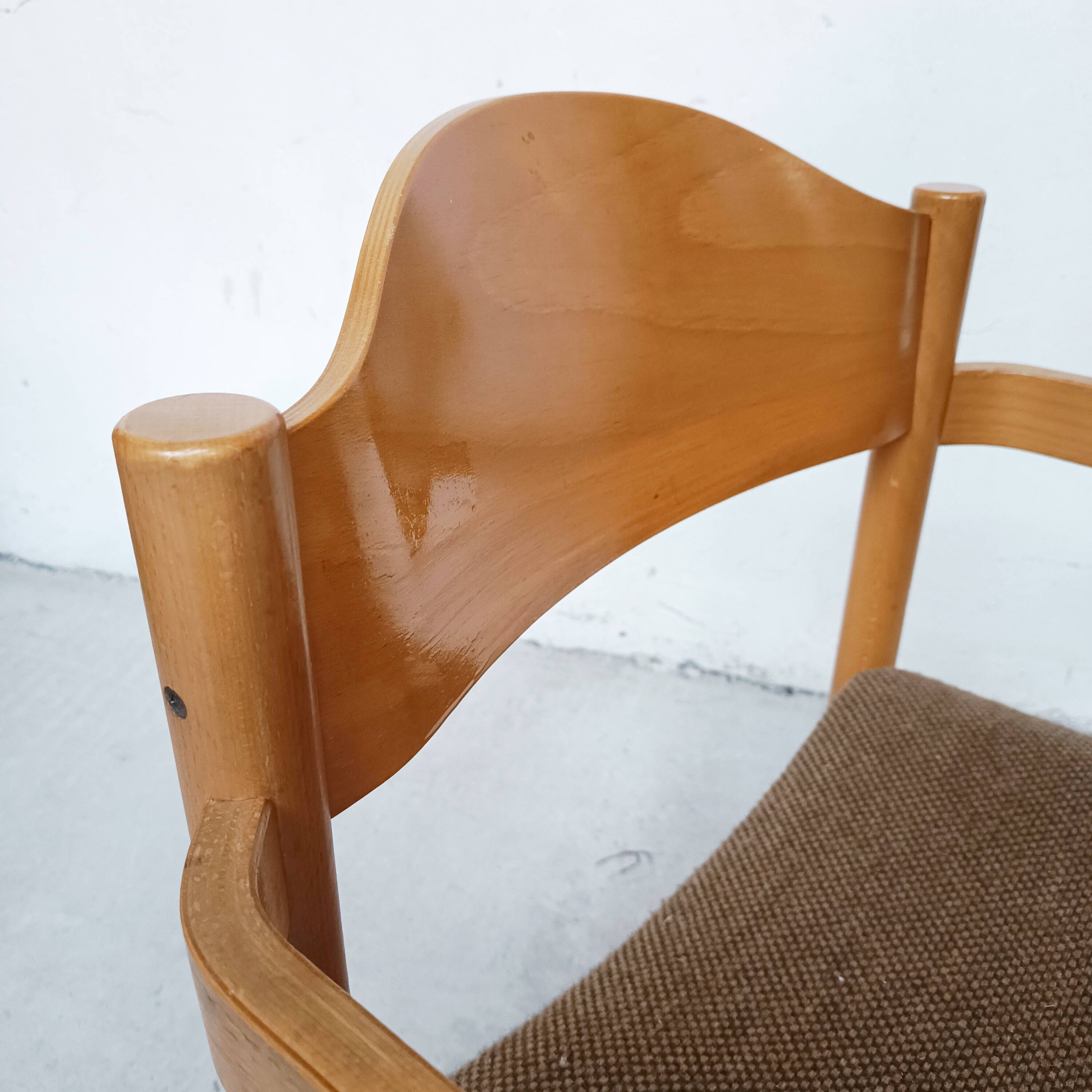 6 chaises Hiller, 1980