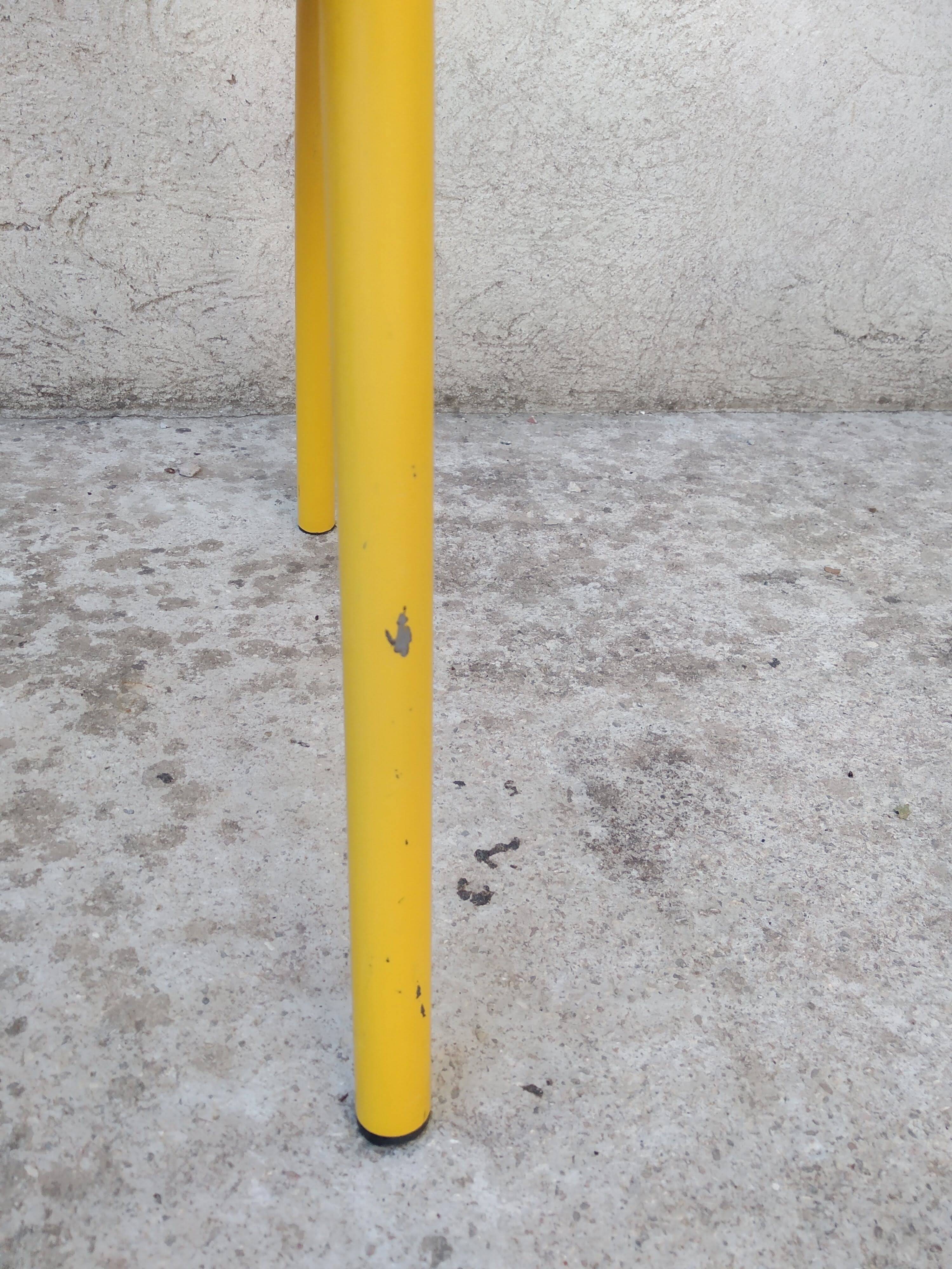 Chaise d'école vintage