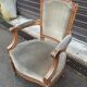 Salon de style Louis XVI en bois doré et velours