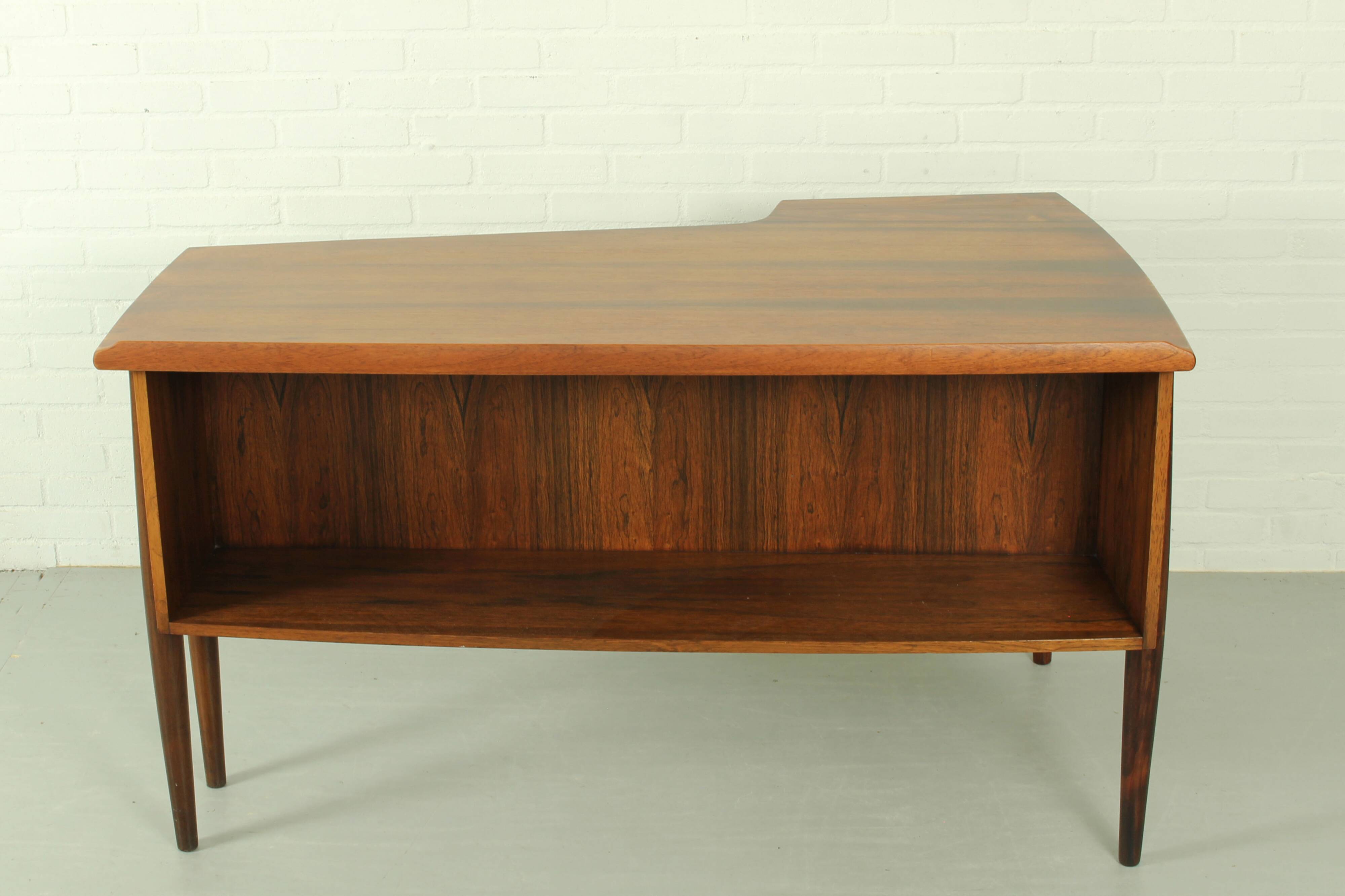 Bureau Boomerang en palissandre du milieu du siècle, années 1960