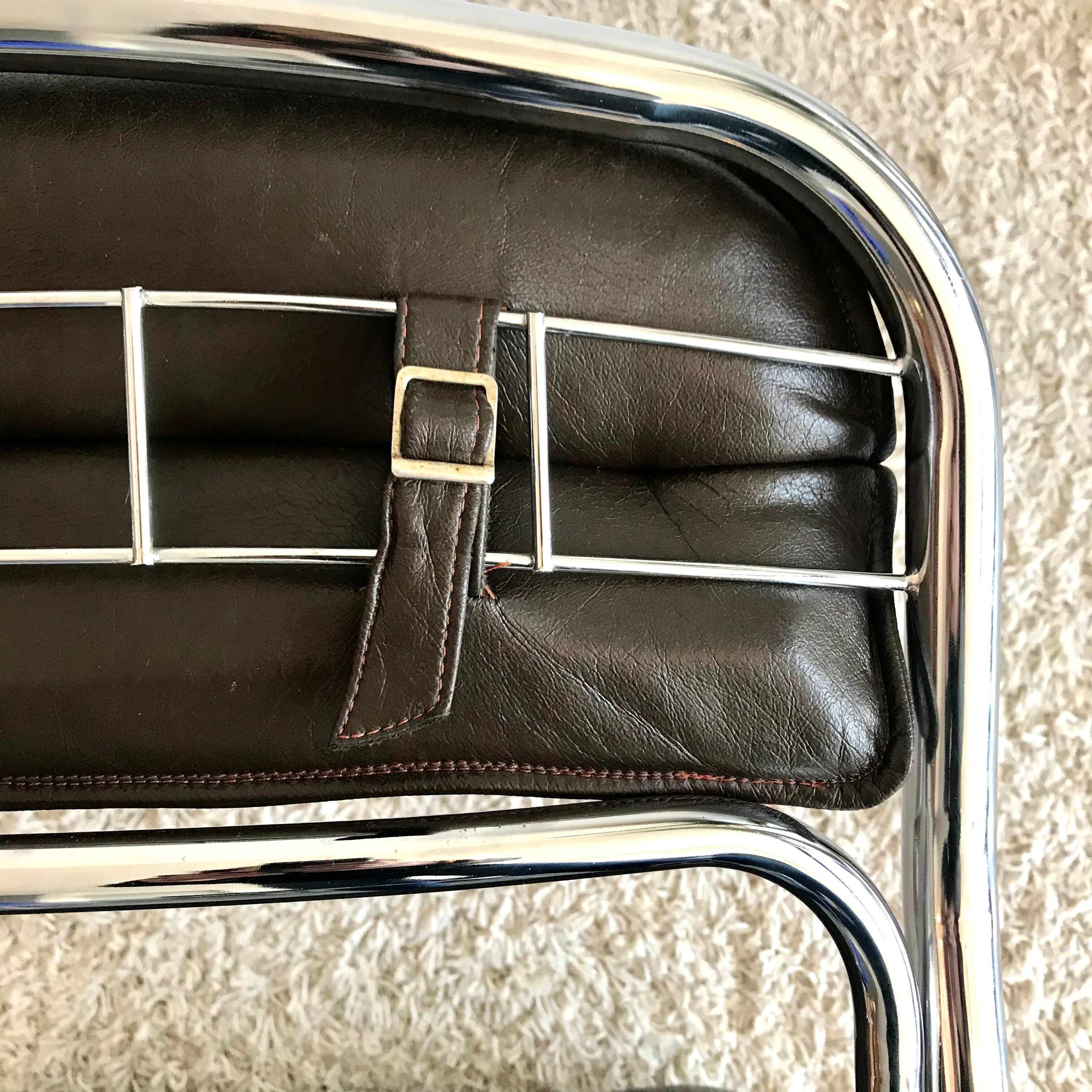 Lot of 6 chairs cantilever 70s