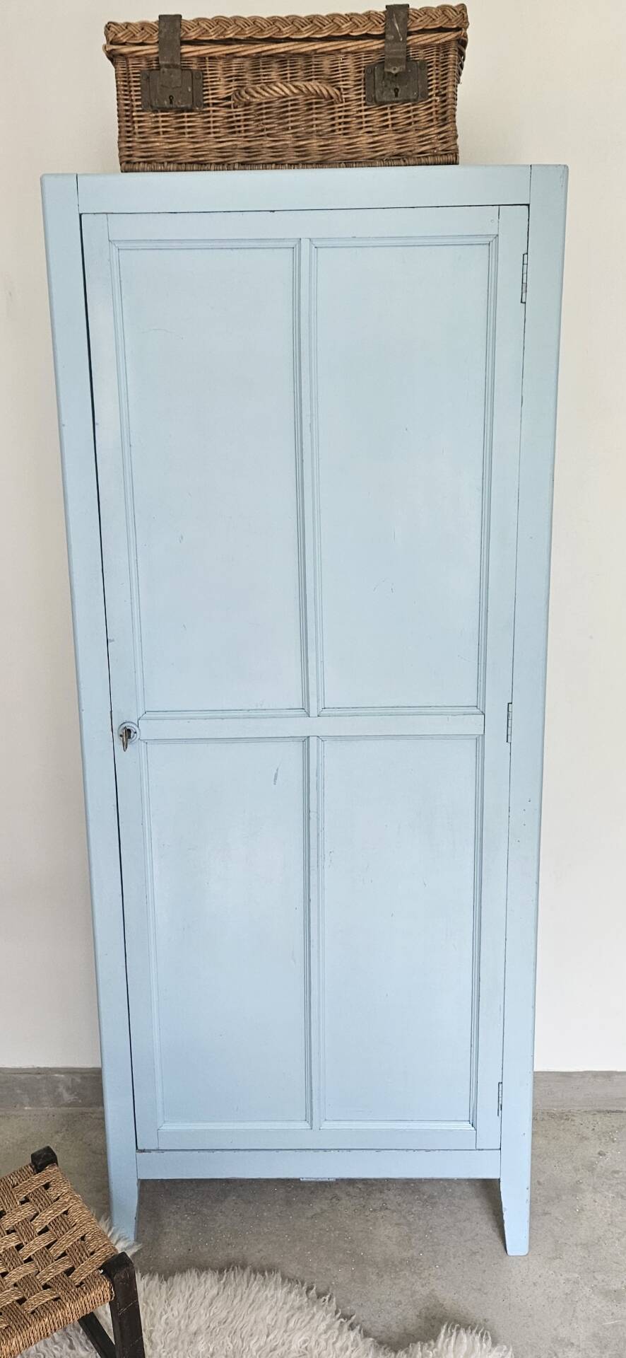 Armoire parisienne àcienne lingère meuble rangement vintage bleu