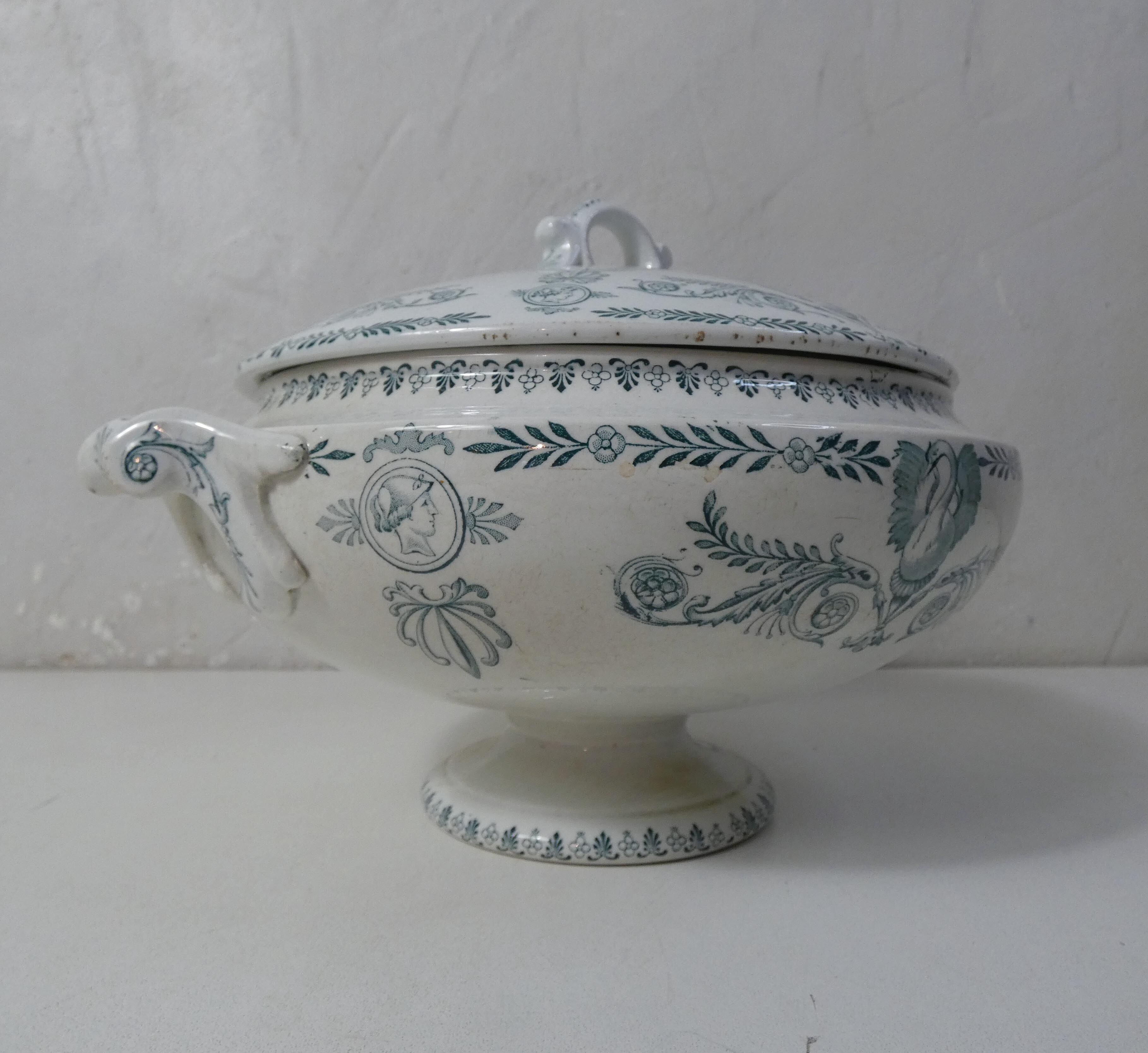 iron earth tureen compiegne