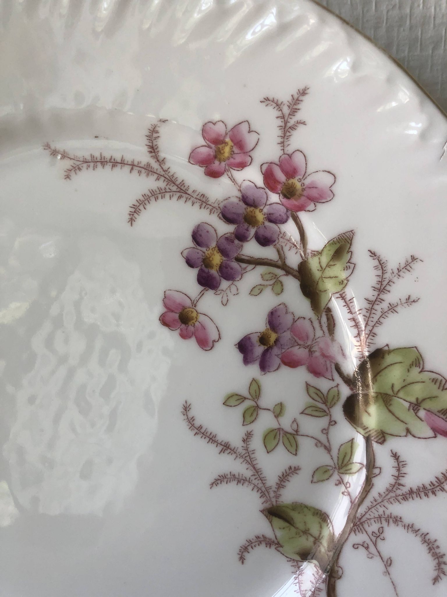 Assiette plate en porcelaine de Limoges