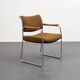Fauteuil, années 1960, structure en métal chromé, accoudoirs en teck