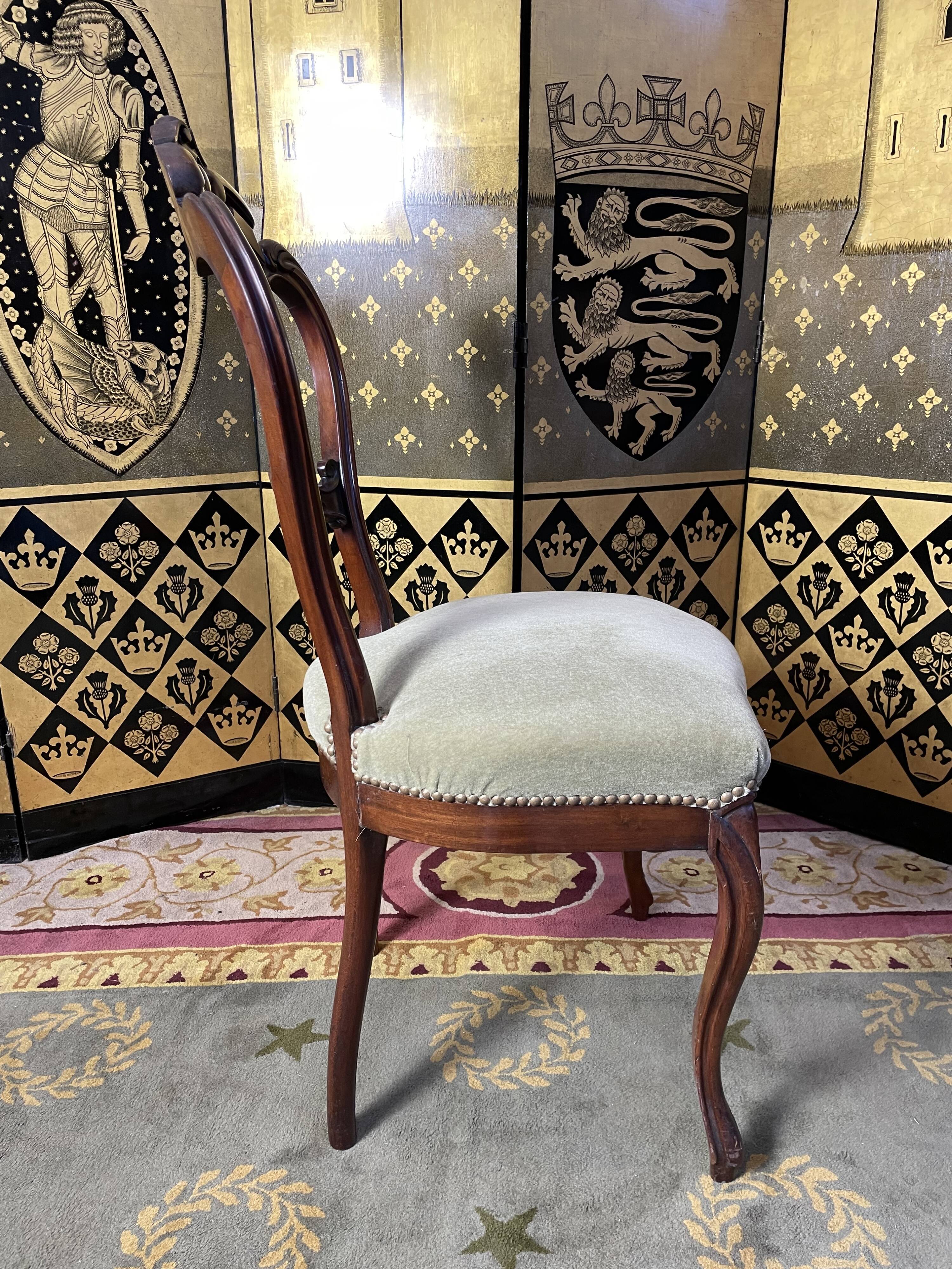 Suite de 6 chaises Louis Philippe en acajou