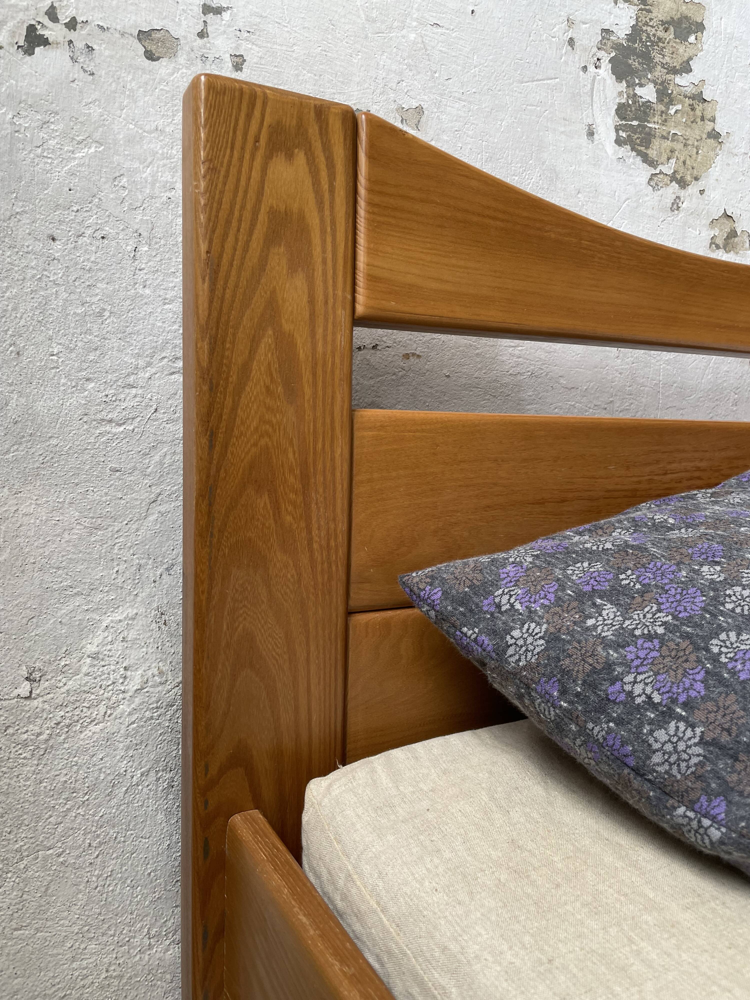 Maison Regain solid single bed