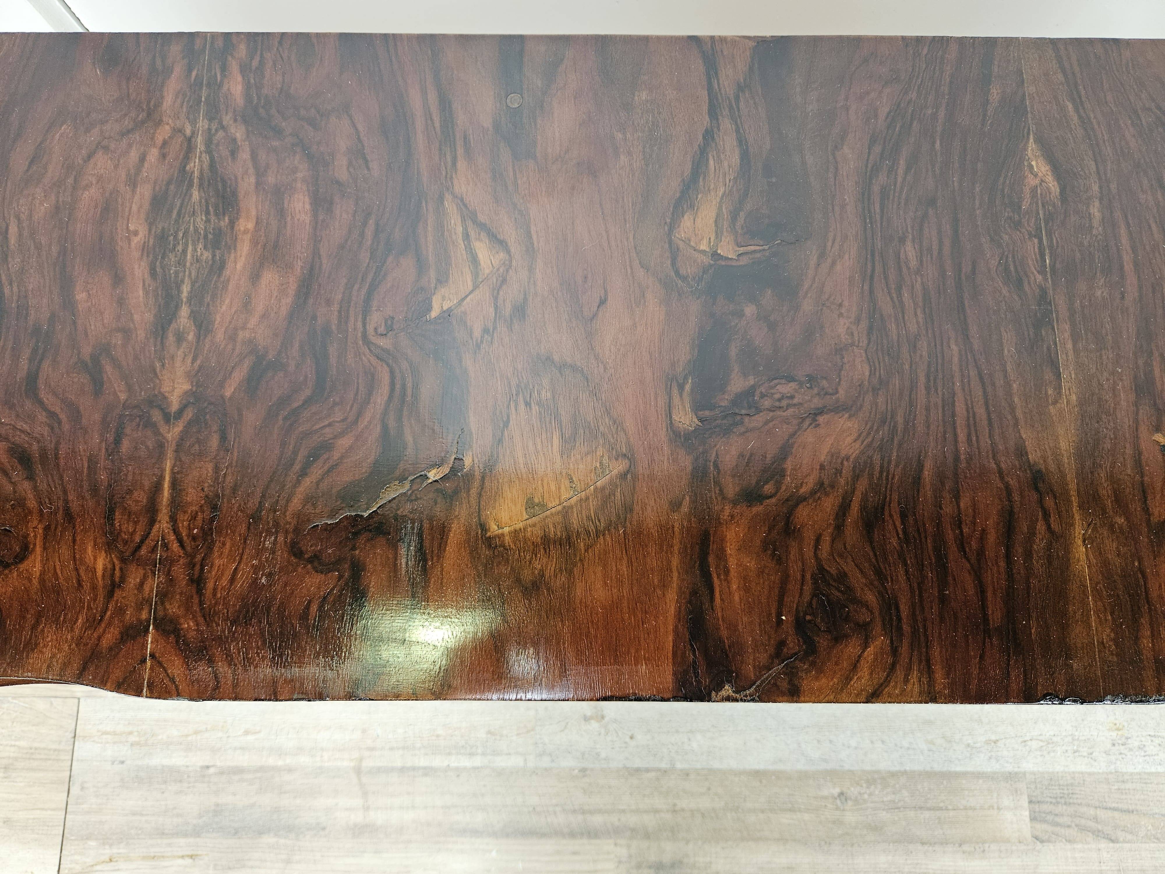 Art Decò console in mahogany burl