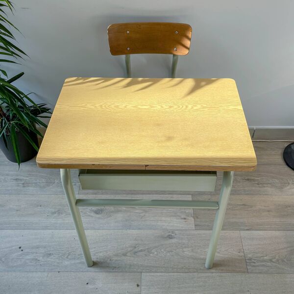 Bureau d’écolier vintage 1960 – Pupitre ancien en bois et métal vert d’eau – Mobilier scolaire rétro – Bureau enfant vintage