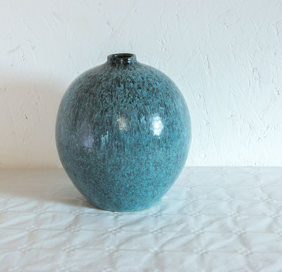 Accolay potter's ball vase