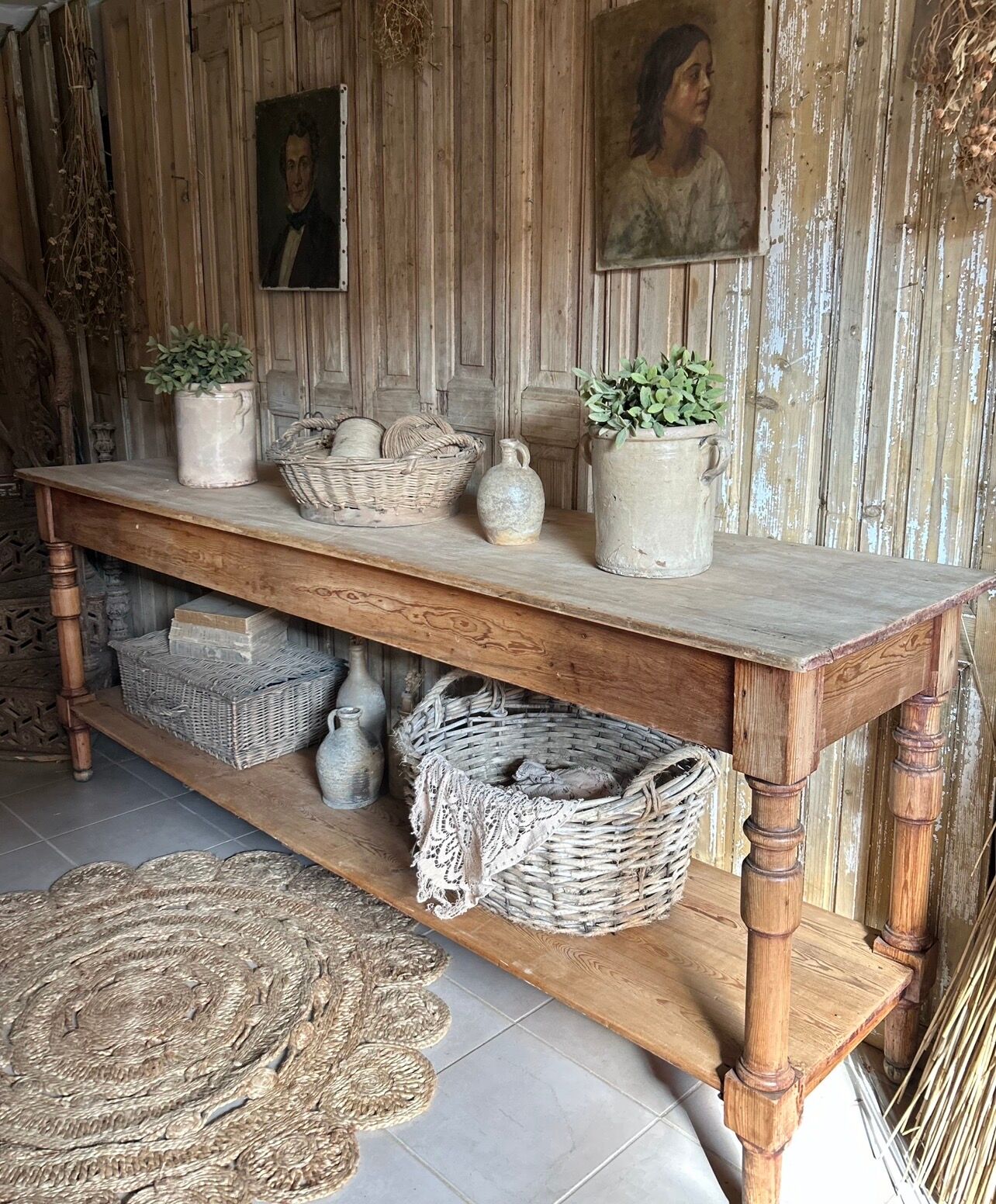 Old cloth merchant's table