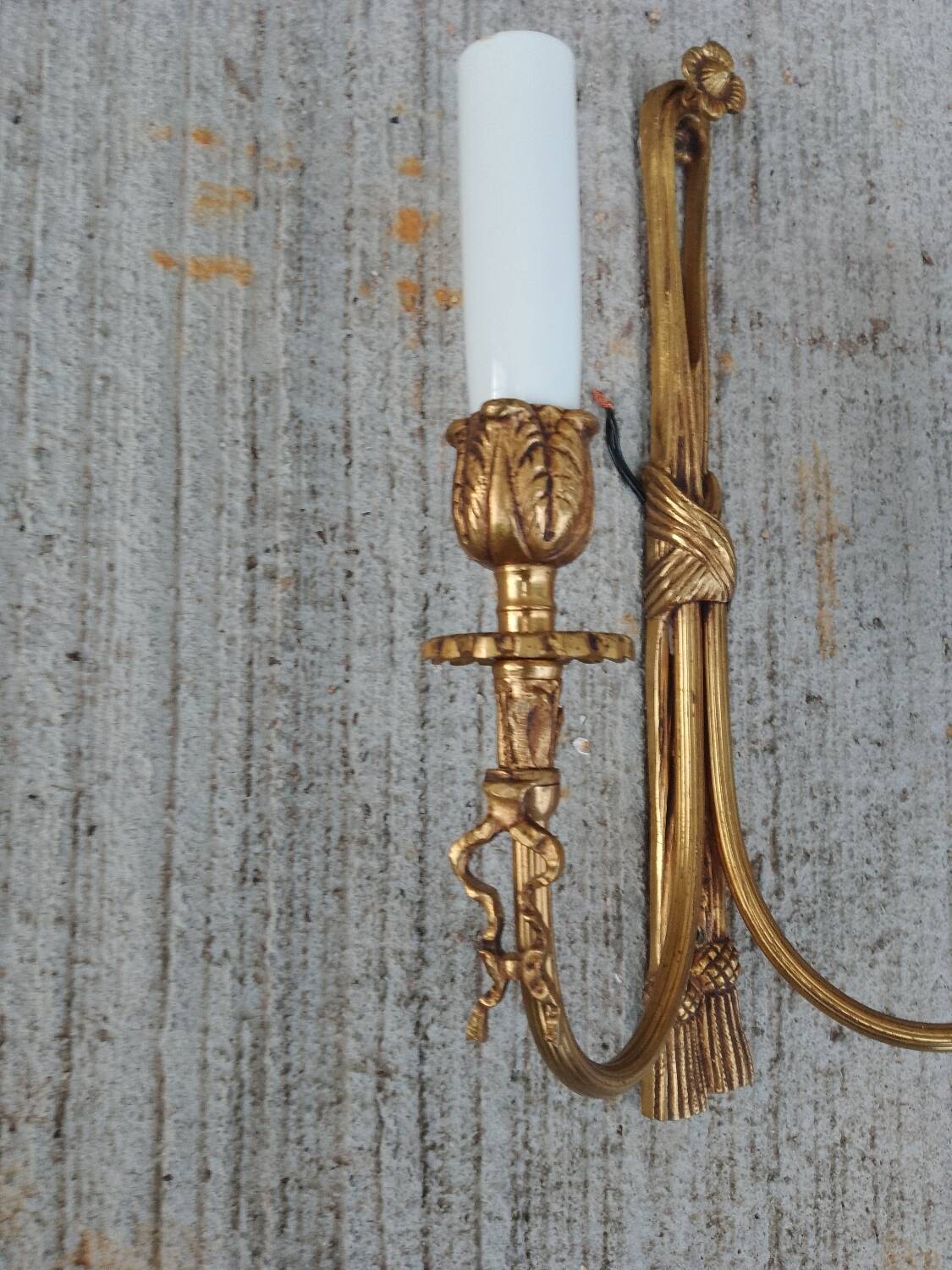 Pair of Louis XVI Style Bronze Wall Lights Forming Knots and Flowers
