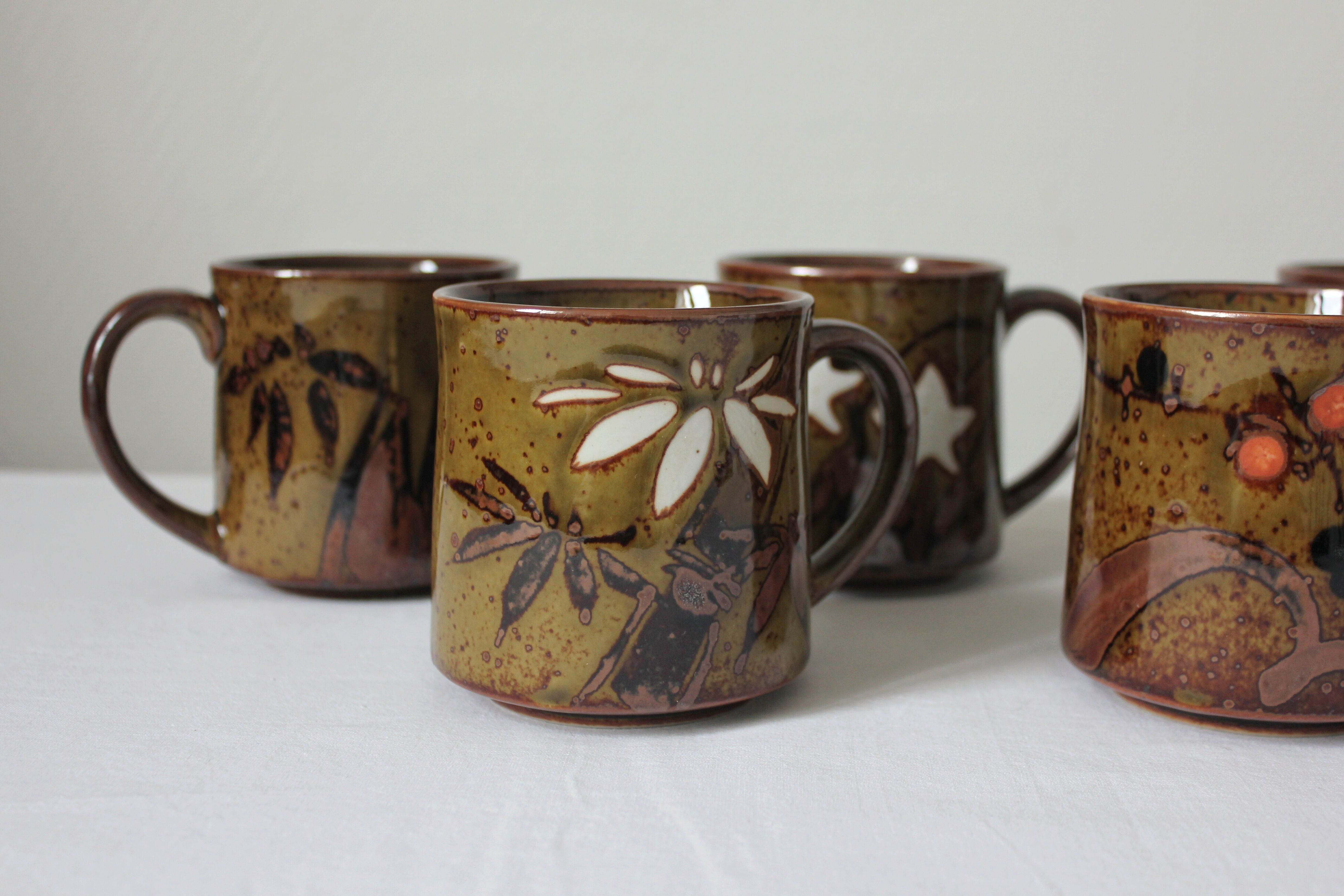 6 mugs en grès flambé vintage années 70
