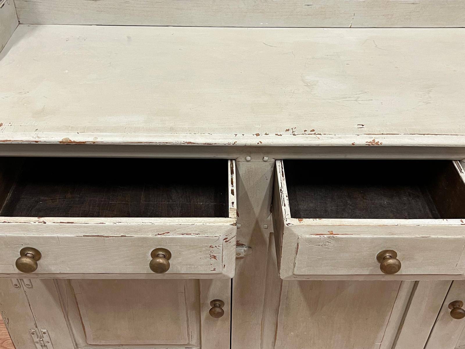 Sideboard / cupboard