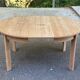 Table ronde extensible scandinave en bois clair décapé rallonge intégrée 19