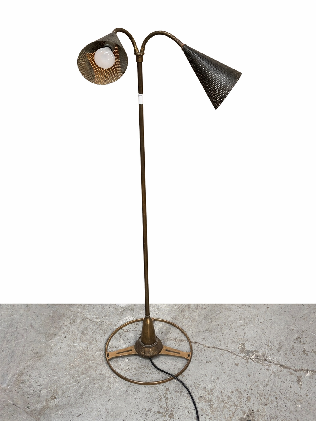 Mategot floor lamp
