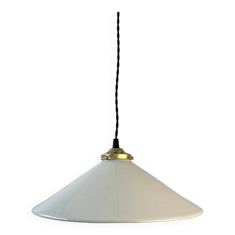 White ceramic suspension