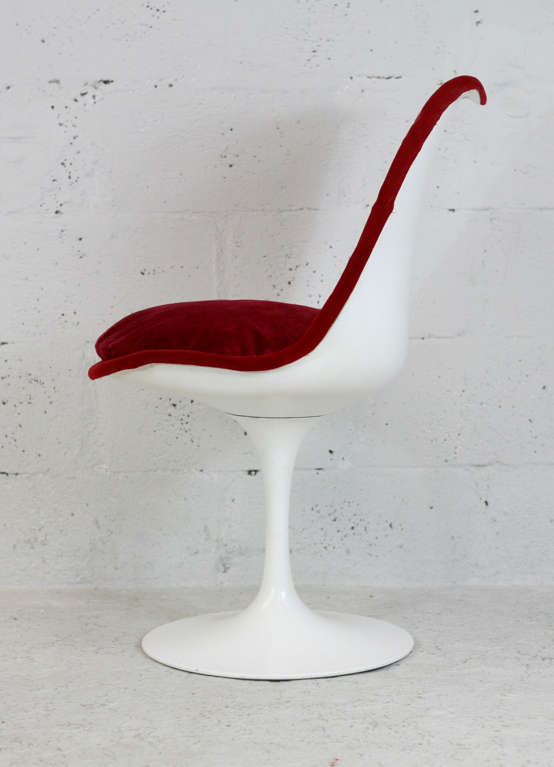 Knoll non-swivel Tulip chair, USA, circa 1960