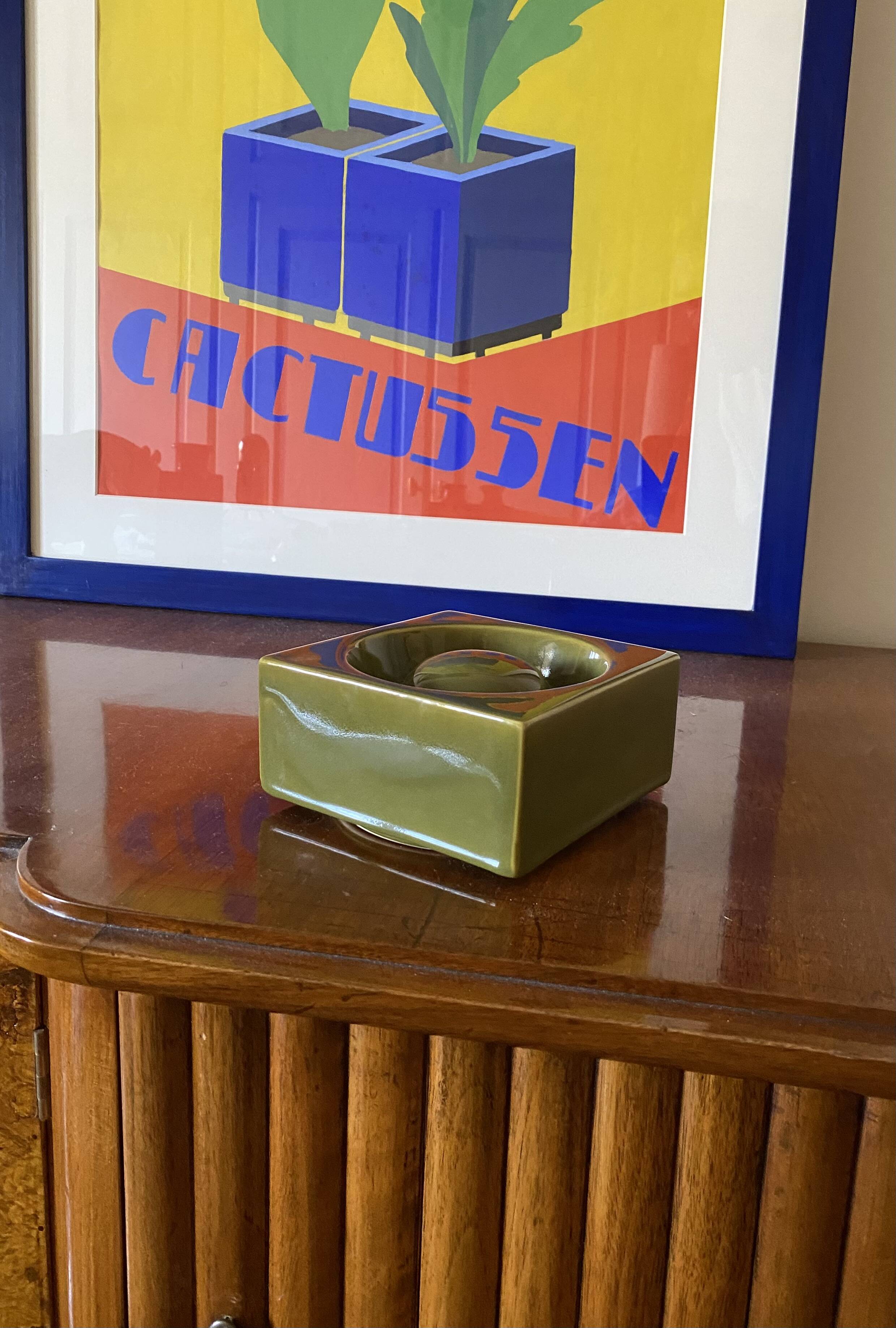 Mid-century green ceramic ashtray, Sicart Italy 1969