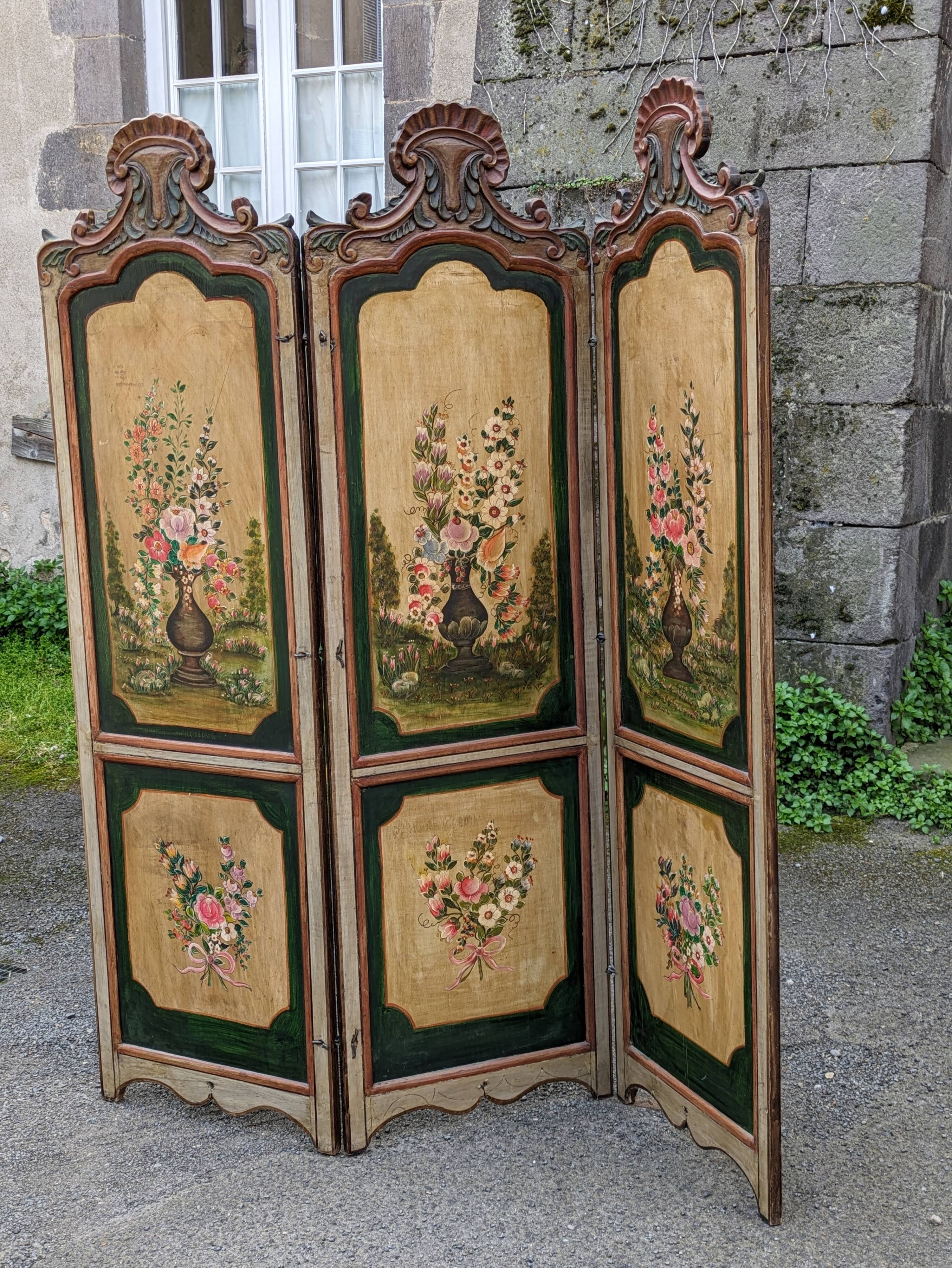 3-panel screen in painted wood