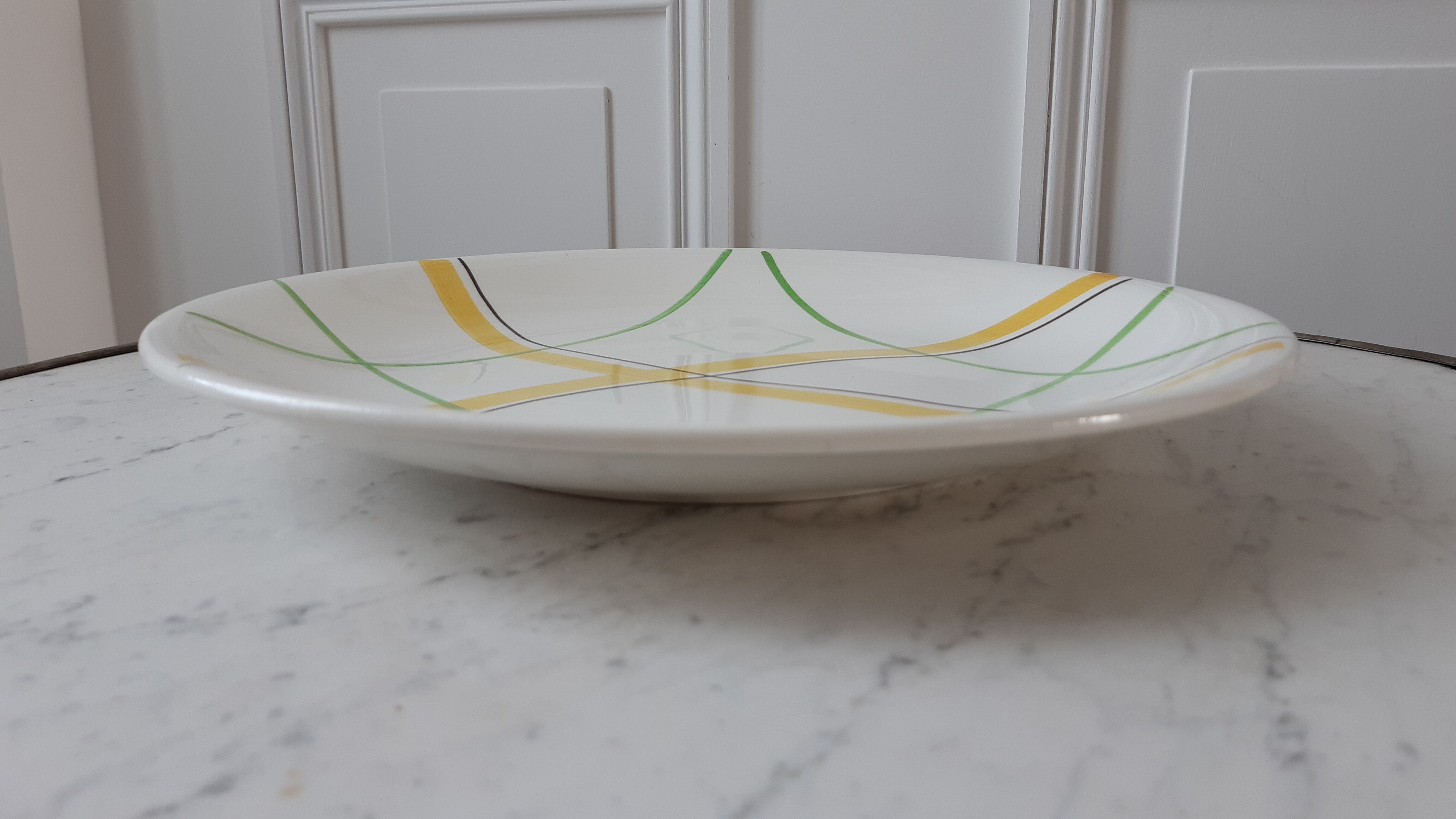 Round dish Gien model Sarabande years 50-60