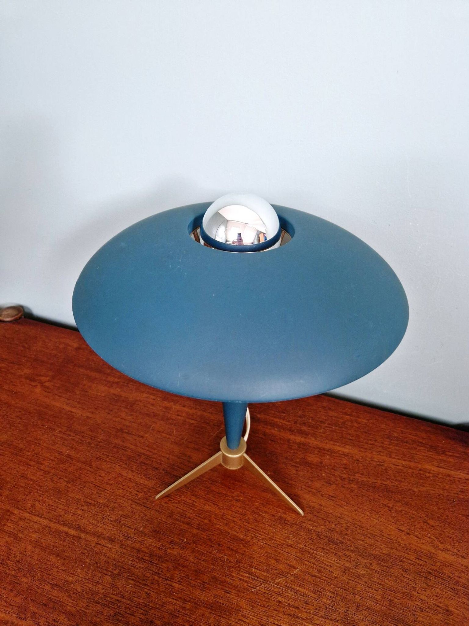 Lampe tripode Philips, modèle Bijou, design Louis Kalff, 1950