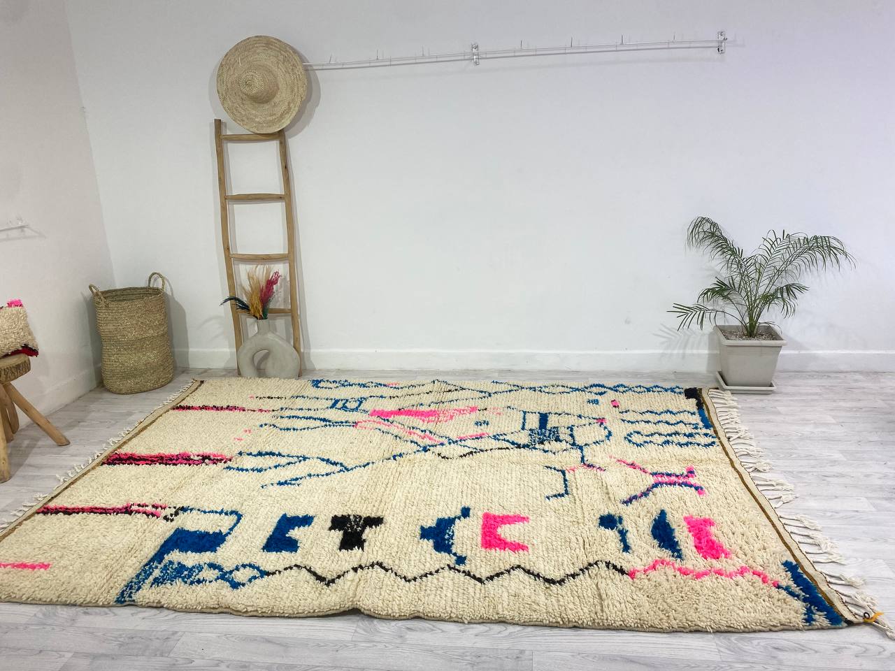 Handcrafted Moroccan Berber rug 200 x 285 CM