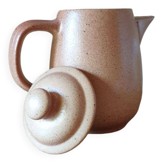 Stoneware pitcher with lid