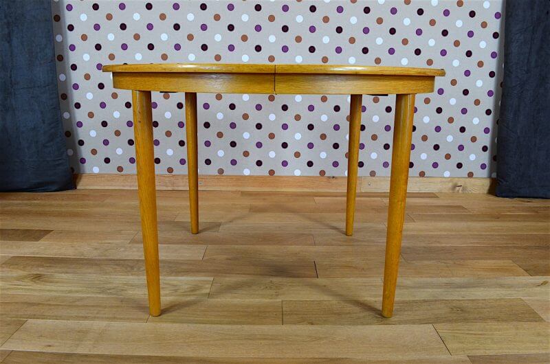 Scandinavian design round table in blond oak Farstrup vintage 1960