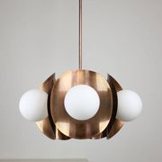 Lustre italien vintage en cuivre et opaline, années 70