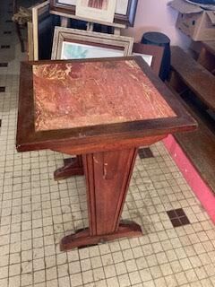 Table de bistrot carrée