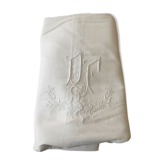 Drap ancien brodé monogramme DF